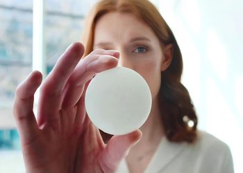 01 Light by Open Interpreter