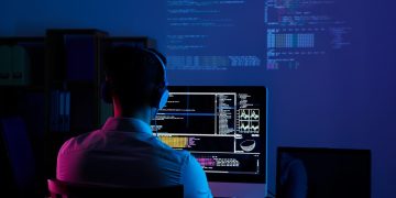 How Your First Programming Language Shapes the Way You Debug